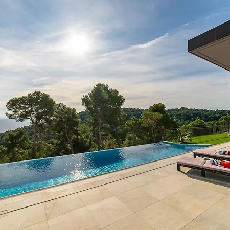 Lux View Villa *