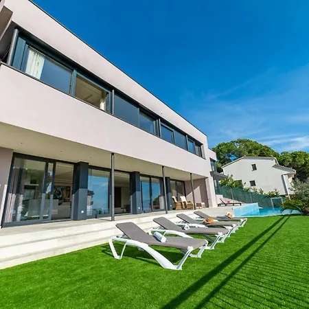 Lux View Villa *