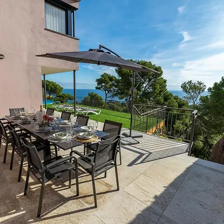 Villa Lux View
